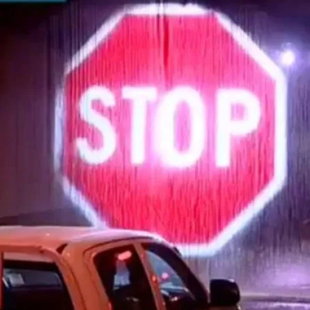 اختراع إشارات مرور مائية لمنع الحوادث