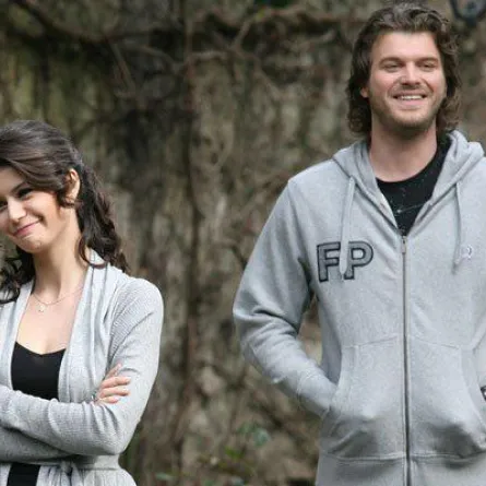 حبيبتا مهند جارتان تقطنان فيللتين مجاورتين