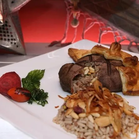 ما رأيكِ بالأرز الشرقي مع اللحمة؟