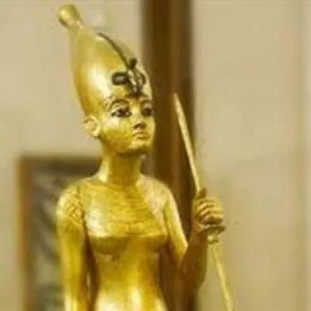 بائع روبابيكيا فلسطيني يعثر على تمثال ذهبي وزنه نصف طن