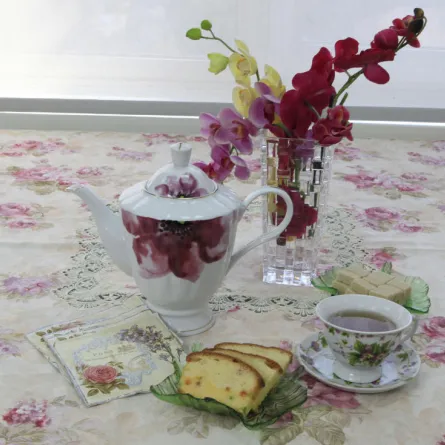 الكيك المحشو بالفواكه المجففة