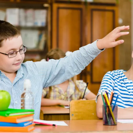 كيف تتعاملين مع مشاكل طفلك بالمدرسة؟