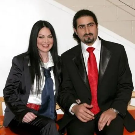 كنّة أسامة بن لادن تقدم خدمات الرعاية للجنود البريطانيين