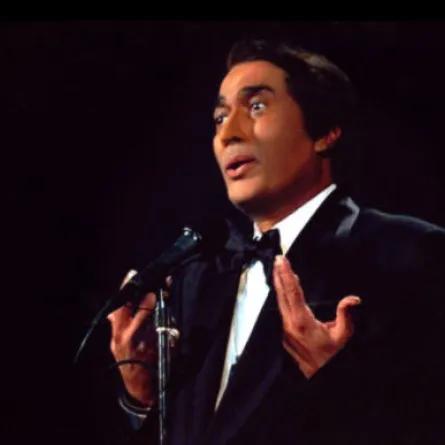 النجوم يروون ذكرياتهم مع أحمد زكي في ذكراه