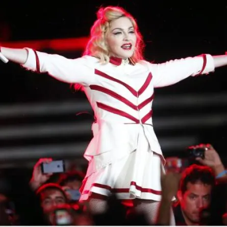 مادونا أول نجمة تملك أكثر من مليار دولار