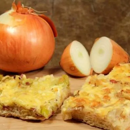 فطيرة البصل لجلسات بعد الظهر
