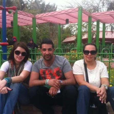 بالصور.. كندة علوش تتخلّى عن العلم السوريّ!