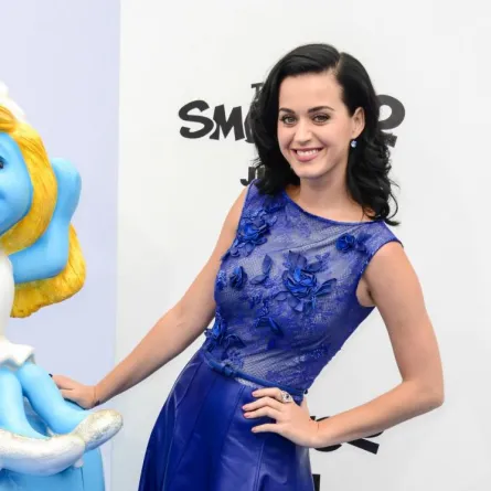 Katy Perry تتحول الى سنفورة أنيقة