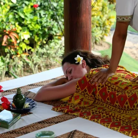 التدليك بالسواطير والسكاكين في تايلاند!