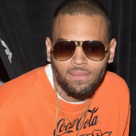 Chris brown يعتدي على رجل ويدخله المستشفى