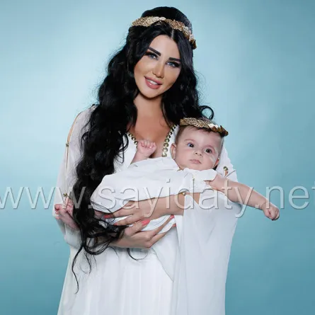 جيني إسبر: طفلتي ساندي باتت أشهر طفلة في تاريخ العرب