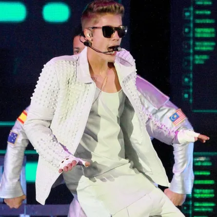 Justin Bieber: جولة مشاكل حول العالم
