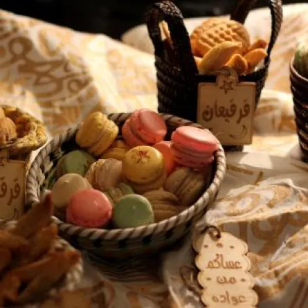 3 شقيقات سعوديات يقتحمن "صناعة الحلويات"