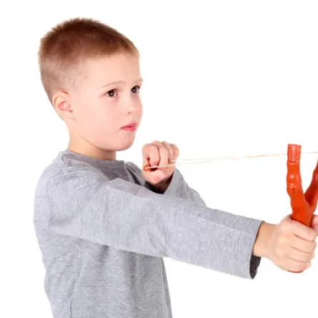 الطفل المشاغب في وجود الضيوف فقط