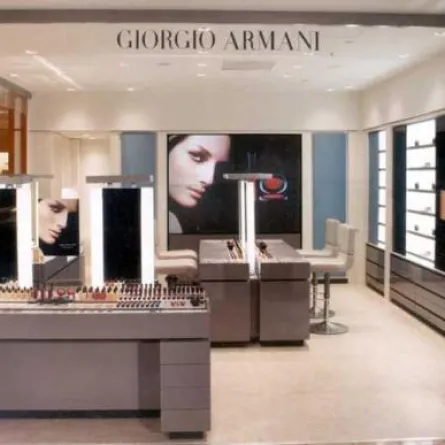 سرقة ملابس جورجيو أرماني بمليوني يورو