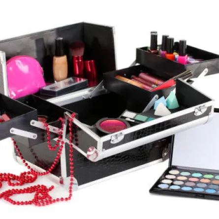 4 نصائح لتنظيم حقيبة مكياجك