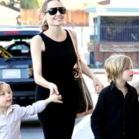 بعد مهرجان كان موعد زفاف أنجلينا جولي وبراد بيت