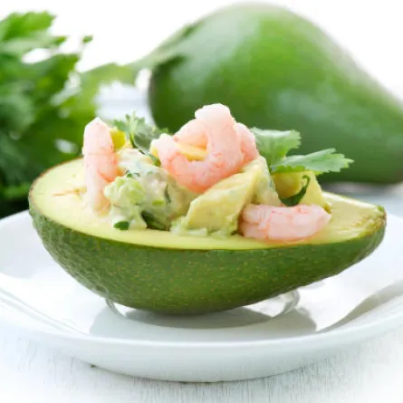 كوكتيل الروبيان المسلوق مع الأفوكادو