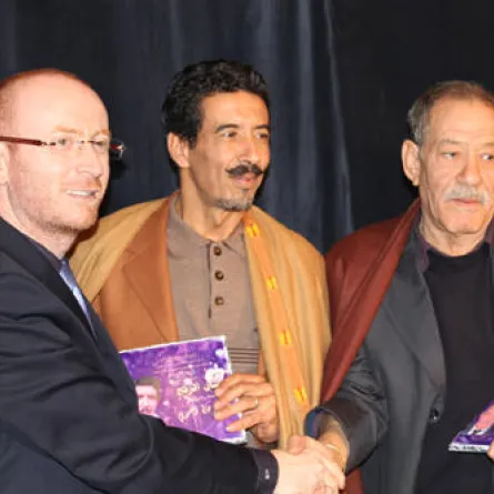 مصطفى الخاني يغلق سجناً في الجزائر