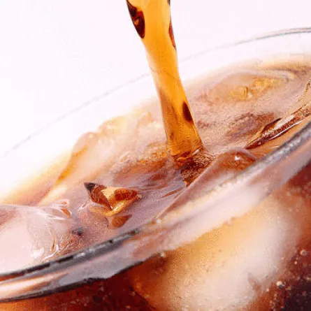 تشرب المياه الغازية فقط منذ 16 عاماً