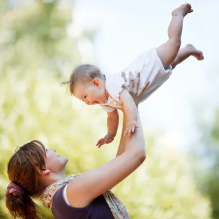 5 طرق لتتقربي من رضيعك