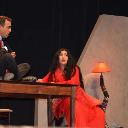 العلاقة الزوجية فوق المسرح