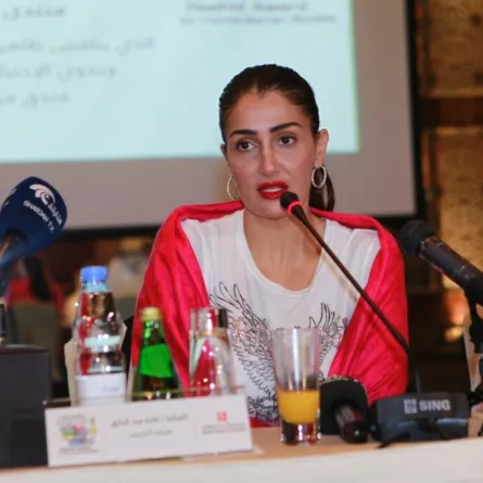 مشاجرة بين غادة عبد الرازق وإحدى الفتيات