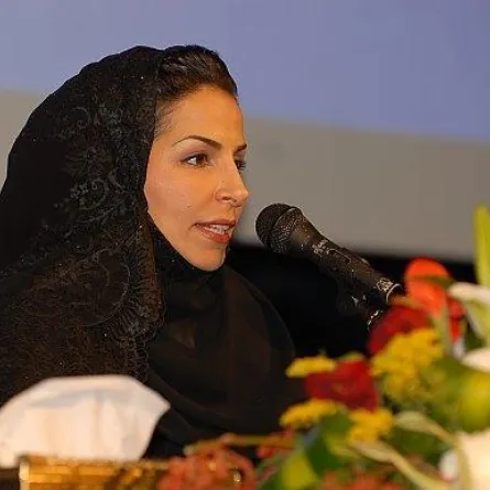 خولة الكريع تمنح الأمل لمرضى السرطان