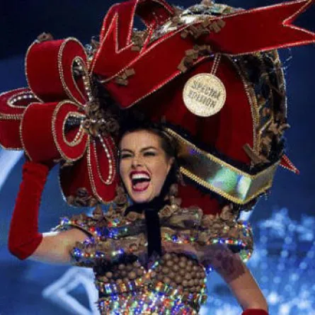 ملكات جمال العالم بأزياء غير مألوفة