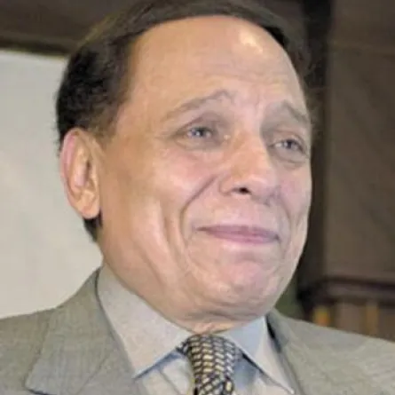 عادل إمام يبدأ تصوير "العراف" الأسبوع المقبل