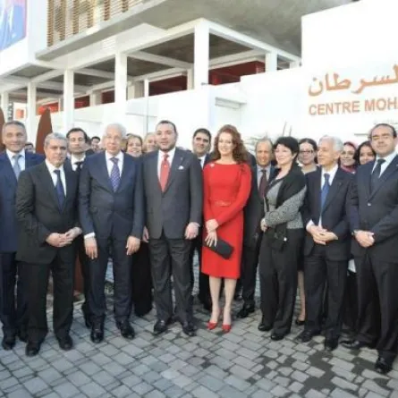 الملك المغربي وعقيلته جنباً إلى جنب لمحاربة السرطان