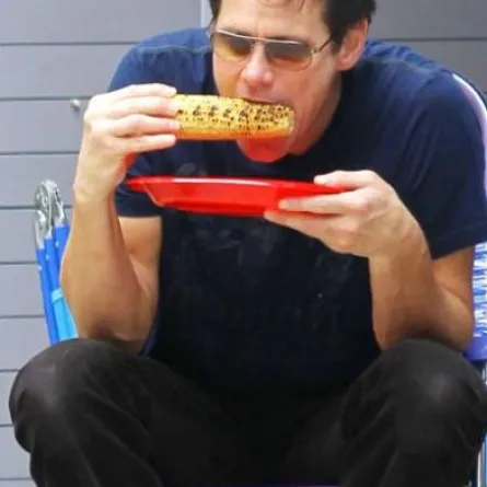 النجوم أيضاً يأكلون بشراهة