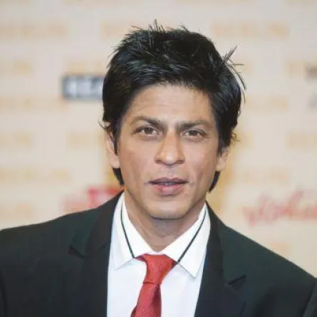  بعد عداوة أعوام Shahrukh يدعو Salman khan إلى الإفطار في دبي