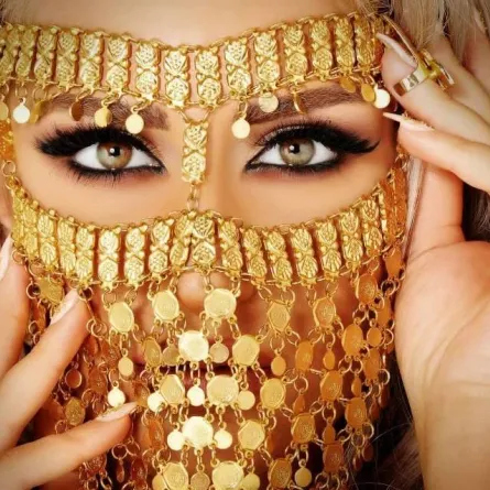 من هي شبيهة مايا دياب الجديدة؟