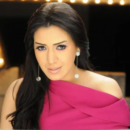 أسماء المنور تعتذر عن قرطاج