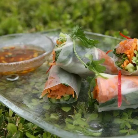 رقائق الأرز المحشية بالسلمون لمناسباتكِ