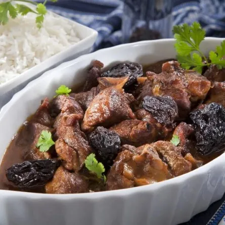  طاجن اللحم بالقراصيا من مطبخ منال العالم