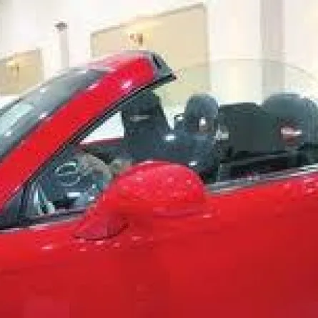 أول صالة للسيارات النسائية في الرياض