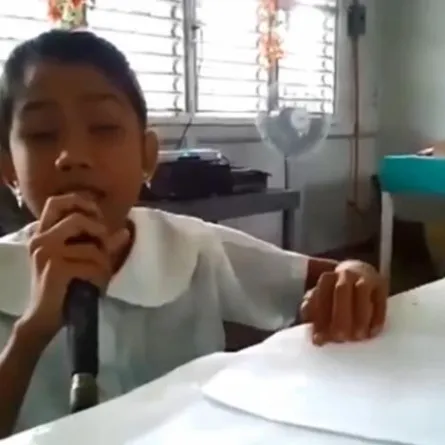 طفلة كفيفة تتغلّب على Miley Cyrus