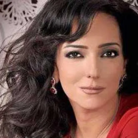 أمل عرفة تصوّر أولى أعمالها الدراميّة في دمشق