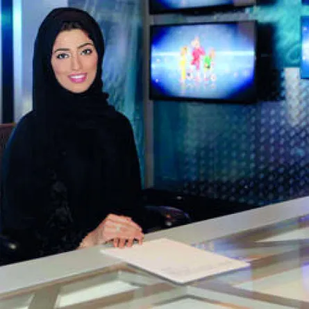 أول مذيعة إماراتية في الدوري الإنجليزي