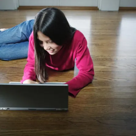 الأخطار الصحية للجلوس أمام الشاشات