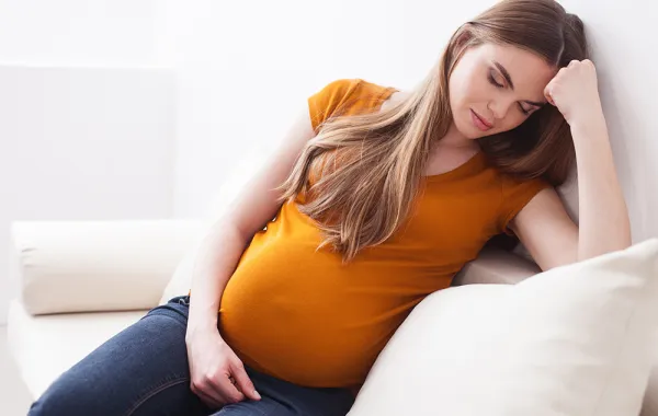 الاكتئاب يبدأ مع الحمل لا بعد الولادة