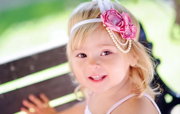 تعرفي إلى إكسسوارات الشعر المناسبة لطفلتك