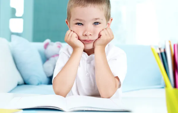 حجج طفلك للتهرُّب من المذاكرة؟