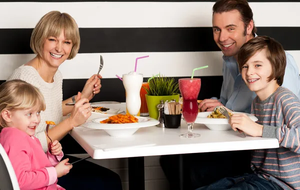 مطعم أميركي يمنع دخول الأطفال.. وهذه هي النتيجة!