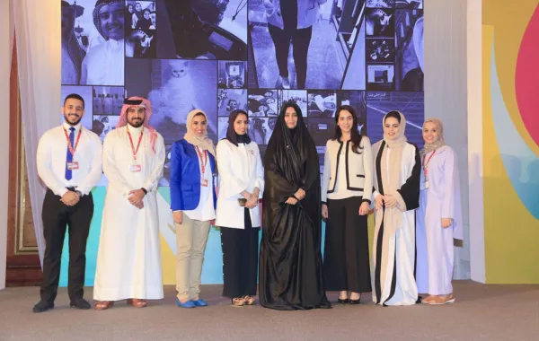 الشيخة زين تكرم المنظمين في الملتقى الأول للمبرة الخليفية