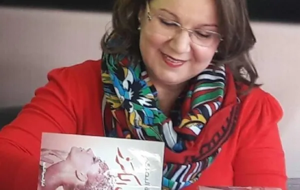 عائشة البصري تفوز بجائزة «سيمون لاندري»