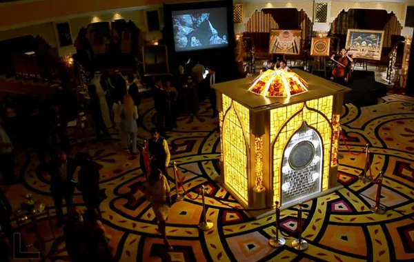 دبي تستضيف أول مسجد من العنبر متنقل في العالم