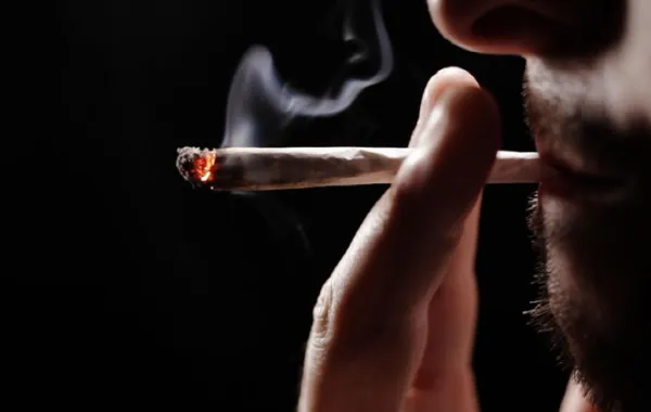 قاطعت أسرتها 5 سنوات.. واكتشفت أن زوجها مدمن مخدرات